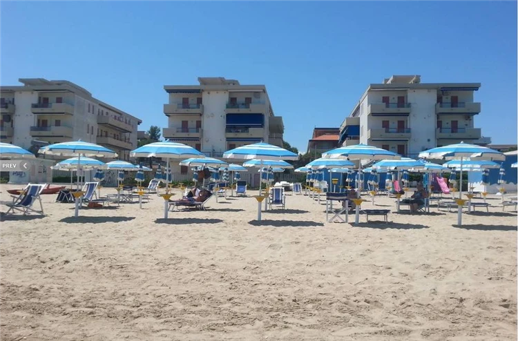 Pláž poblíž resortu Mare Verde | Silvi Marina / Residence Mare Verde
