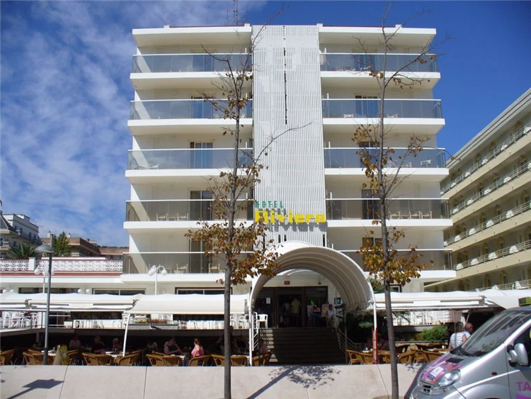 Budova Hotel Riviera v Santa Susanně | Santa Susanna / Hotel Riviera