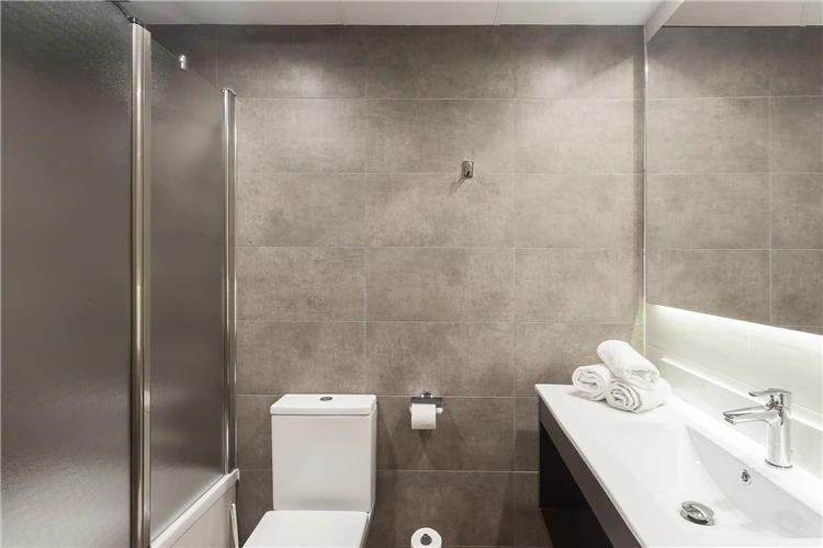 Koupelna standardního pokoje v hotelu Pimar & SPA | Blanes / Hotel Pimar & SPA
