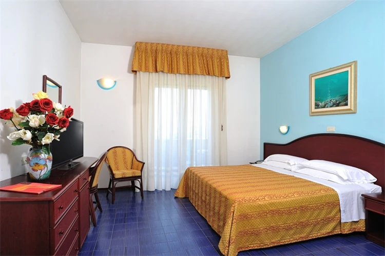 Hotel Vittoria Riccione – pohled na budovu hotelu | Riccione / Hotel Vittoria