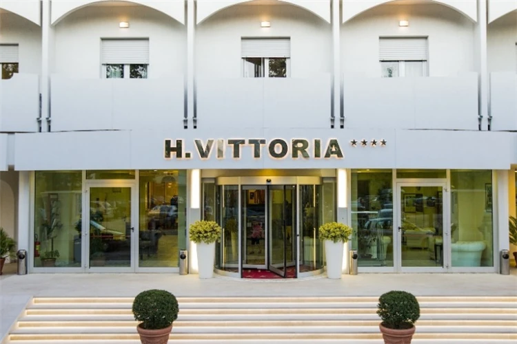 Hotel Vittoria Riccione – hlavní vchod do hotelu | Riccione / Hotel Vittoria