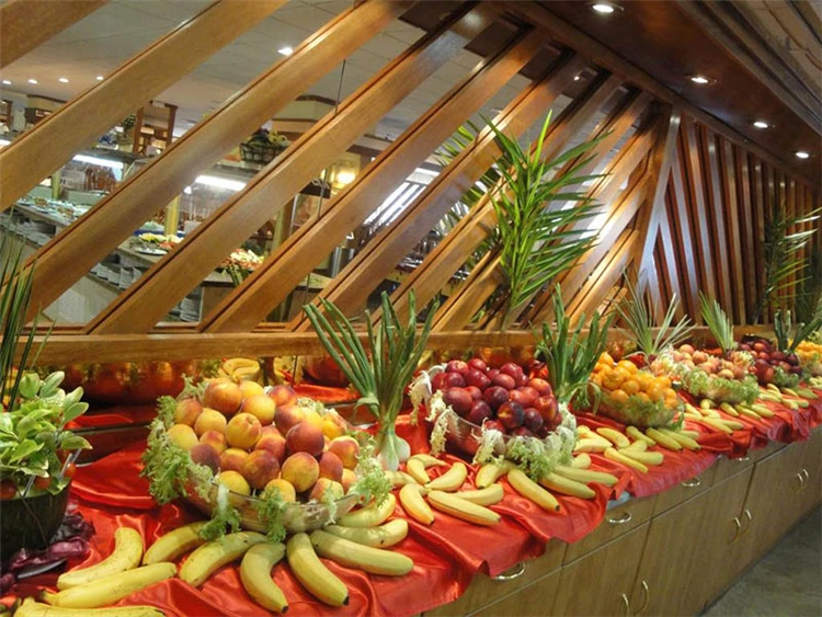 Bufetové stoly s jídlem v hotelu Esplendid | Blanes / Hotel Esplendid