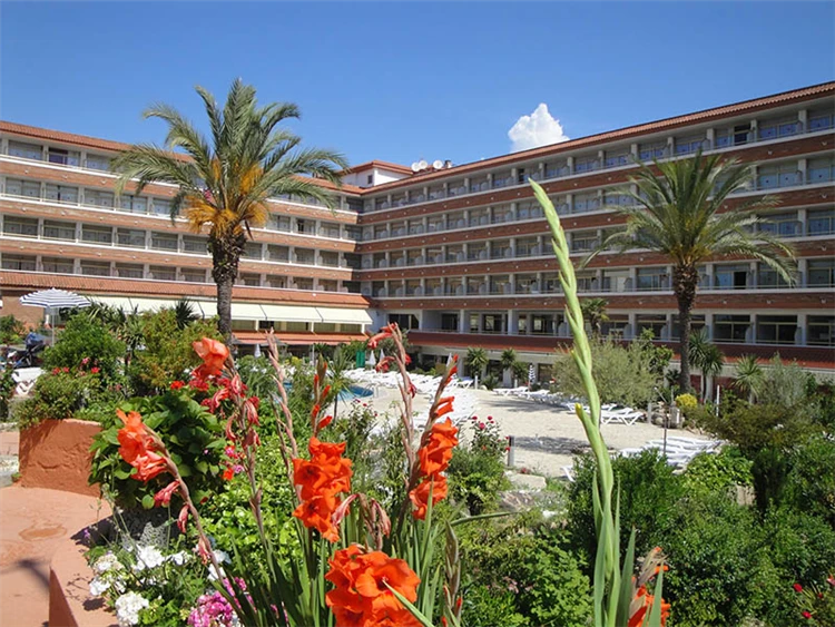 Úpravná zahrada hotelu Esplendid v Blanes | Blanes / Hotel Esplendid