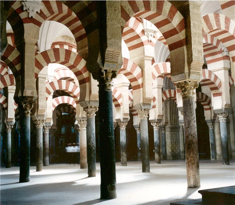 Córdoba – impozantní interiér mešity Mezquita | V rytmu žhavé Andalusie