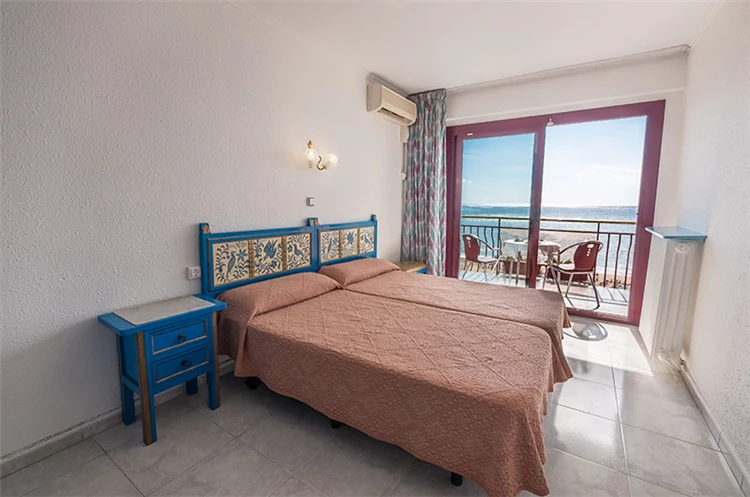 Standardní pokoj hotelu Checkin Garbí | Calella / Hotel Checkin Garbí