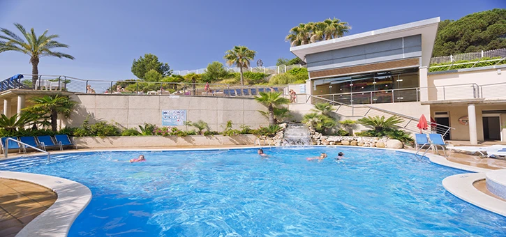 Venkovní bazén hotelu Oasis Park Splash | Calella / Hotel Oasis Park Splash