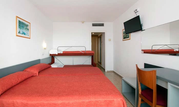 Rodinný pokoj v hotelu Medplaya Santa Monica v Calelle | Calella / Hotel Medplaya Santa Monica