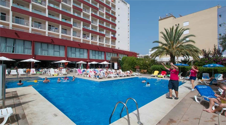 Pohled na hotel Medplaya Santa Monica v Calelle | Calella / Hotel Medplaya Santa Monica