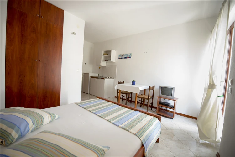 Okolí apartmánového domu Ivica v Omiš-Duće | Omiš-Duće / Apartmánový dům Ivica