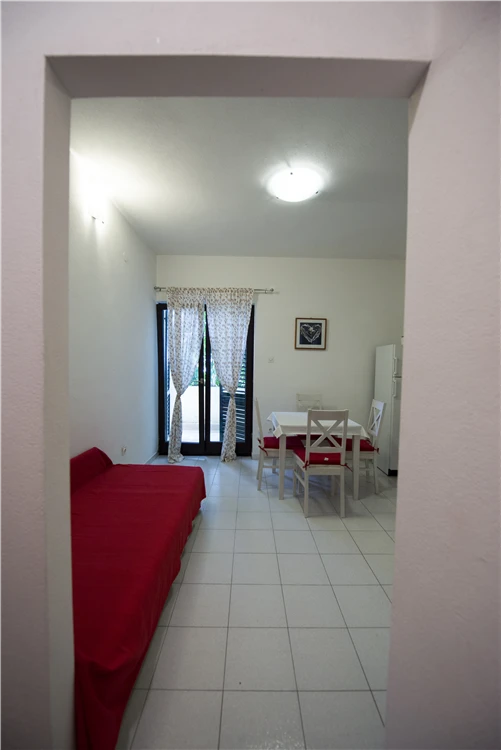 Vybavená terasa apartmánu Ivica, Omiš-Duće | Omiš-Duće / Apartmánový dům Ivica