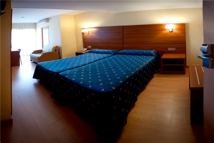 Dvoulůžkový pokoj s přistýlkou v hotelu Maria del Mar | Lloret de Mar / Hotel Maria del Mar