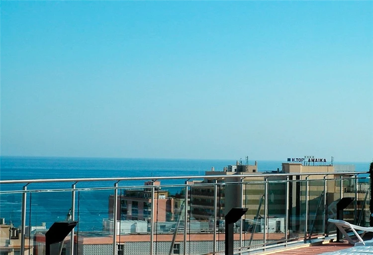 Výhled z terasy hotelu HTop Jadhe na Calellu | Calella / Hotel HTop Jadhe