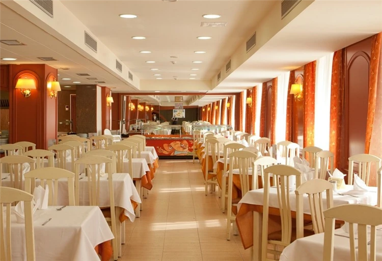 Restaurace hotelu HTop Jadhe v Calelle | Calella / Hotel HTop Jadhe