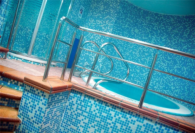 Jacuzzi s relaxující vodou v hotelu HTop Pineda Palace | Pineda de Mar / Hotel HTop Pineda Palace