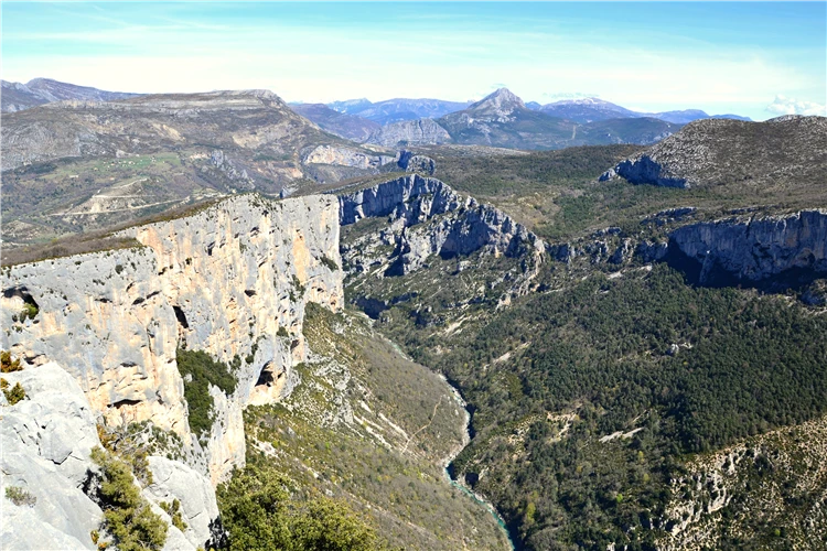 Krajina Provence během zájezdu | Skryté perly Provence - program s koupáním v moři, jezeře i řece
