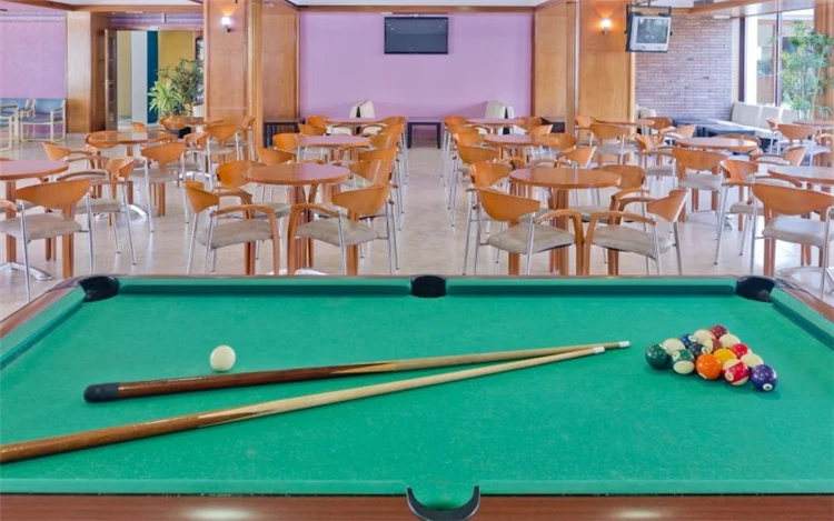 Kulečníkový stůl v hotelu Alegria Cartago Nova | Malgrat de Mar / Hotel Alegria Cartago Nova