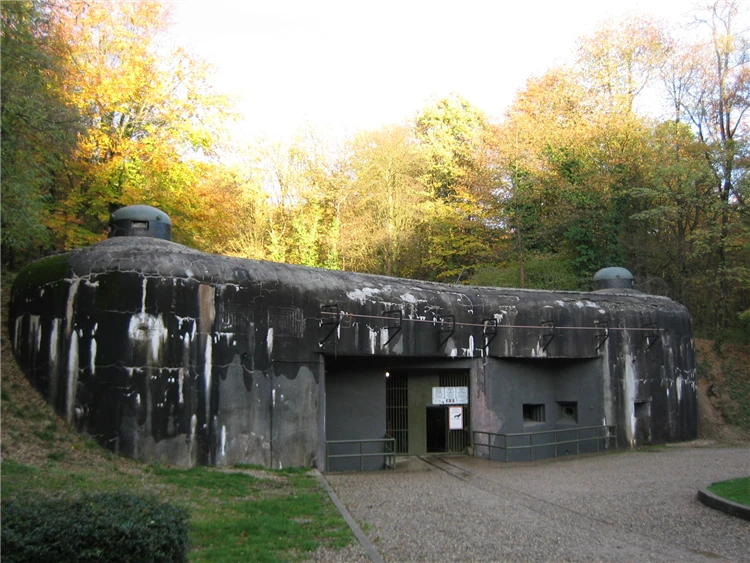 Fort Schoenenbourg – podzemní pevnost Maginotovy linie v Alsasku | Po stopách vylodění v Normandii