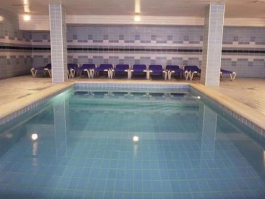 Interiér krytého bazénu v hotelu Tropic Park | Malgrat de Mar / Hotel Tropic Park