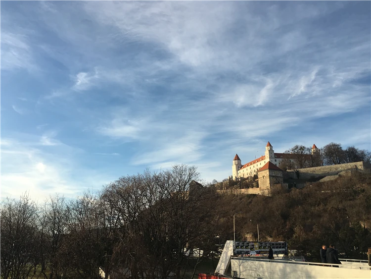 Vánoční osvětlení a výzdoba ulic Bratislavy | Předvánoční Bratislava