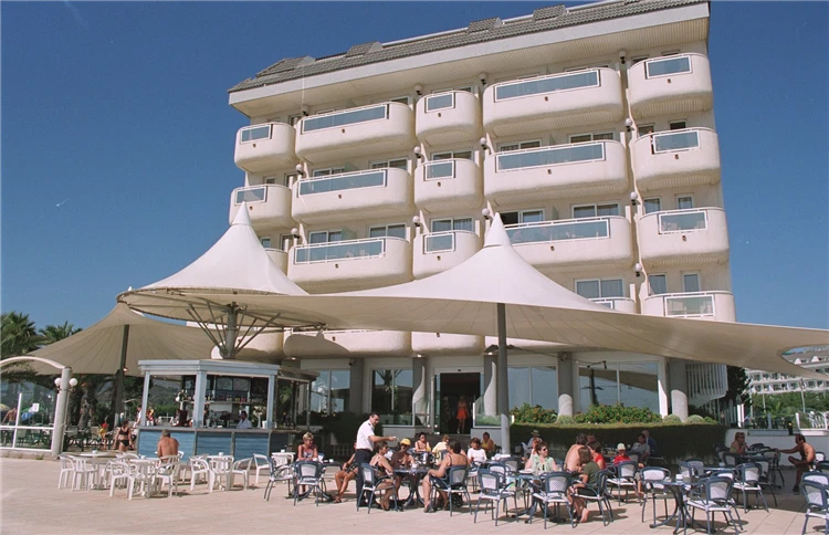 Exteriér hotelu Caprici Beach & SPA v Santa Susanně | Santa Susanna / Hotel Caprici Beach & SPA