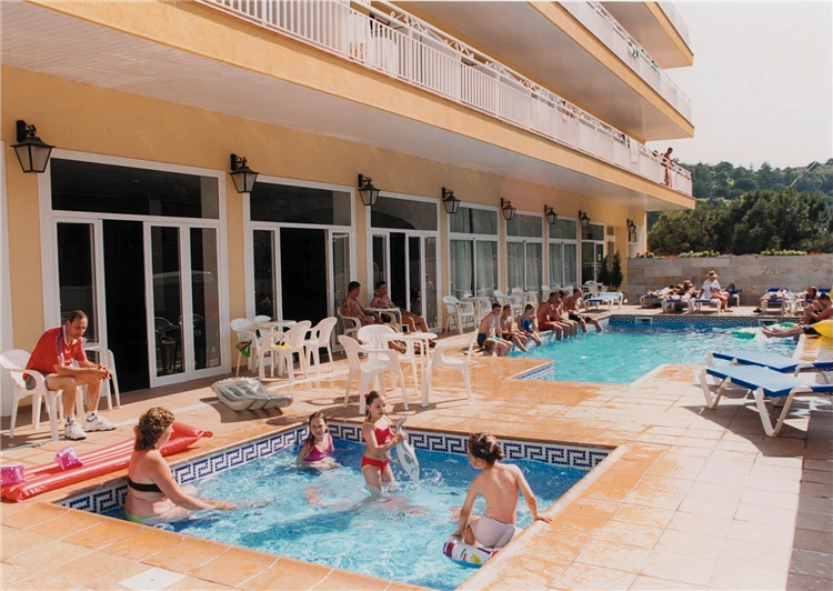 Venkovní bazény hotelu Checkin Catalonia v Calelle | Calella / Hotel Checkin Catalonia