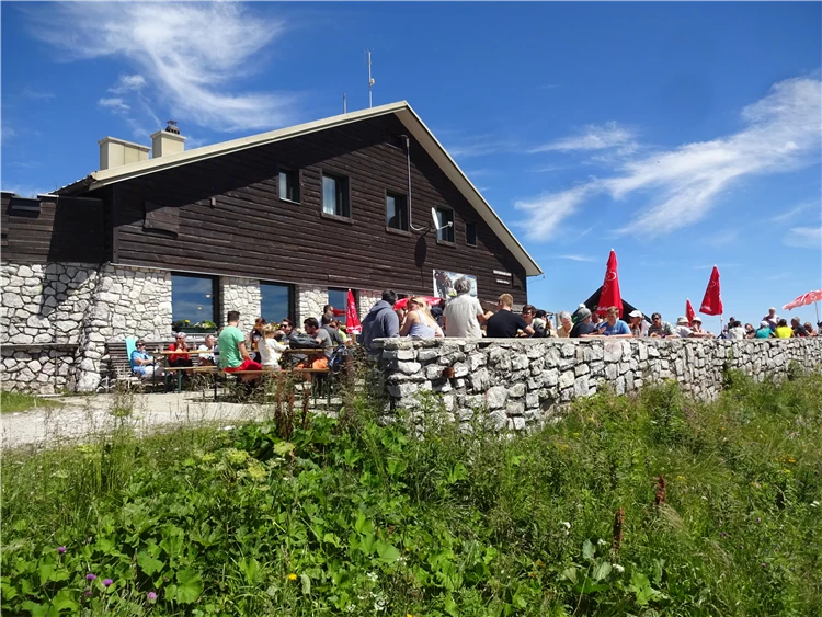 Zelené alpské svahy vrcholu Hochkar v létě | Soutěska Wasserlochklamm a dech beroucí Hochkar