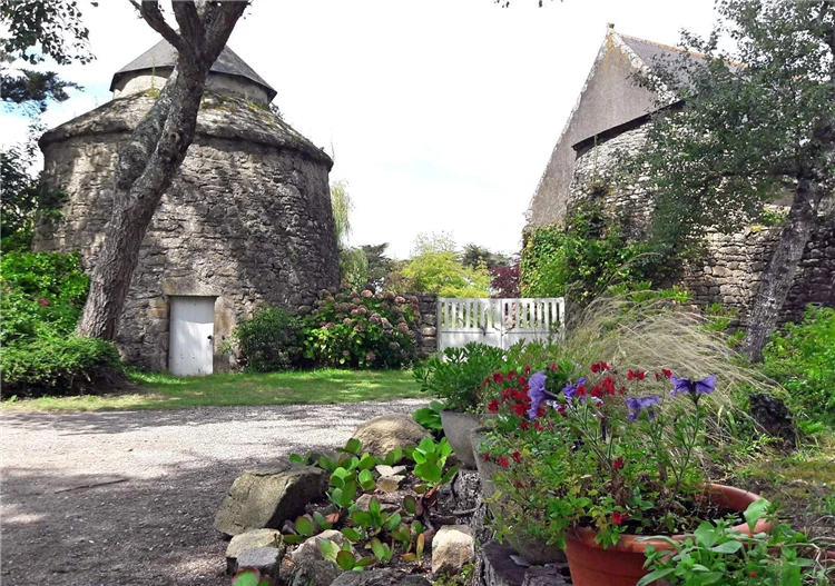 Ostrov Île d'Arz v bretaňském zálivu Morbihan | Tajuplná Bretaň a drsná krása Normandie