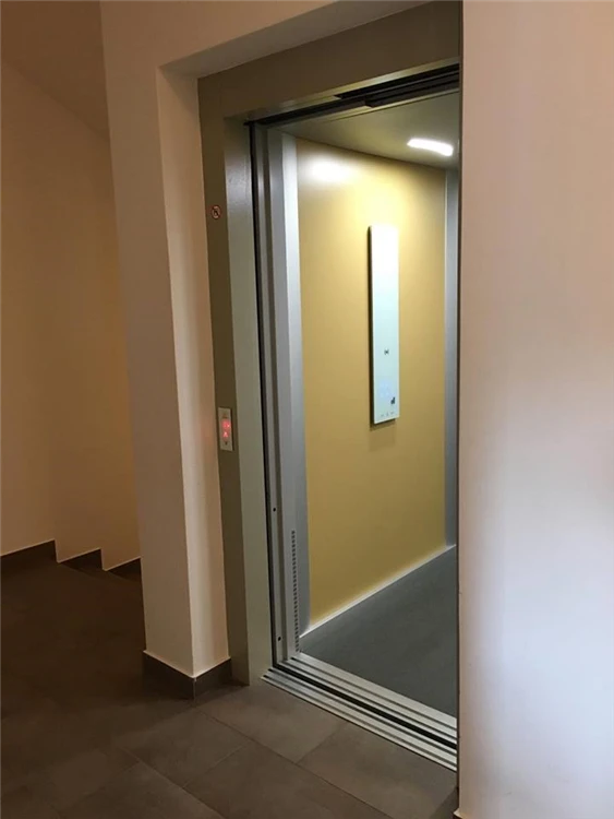 Pohled na hotel Palace a přístav v Drveniku | Drvenik / Hotel Palace