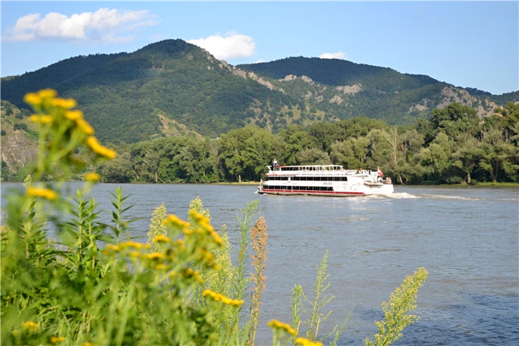 Podzemní jezero v jeskyni Seegrotte, Rakousko | Perly Dolního Rakouska s plavbou