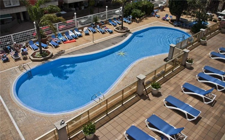 Venkovní bazén hotelu Bon Repos | Calella / Hotel Bon Repos