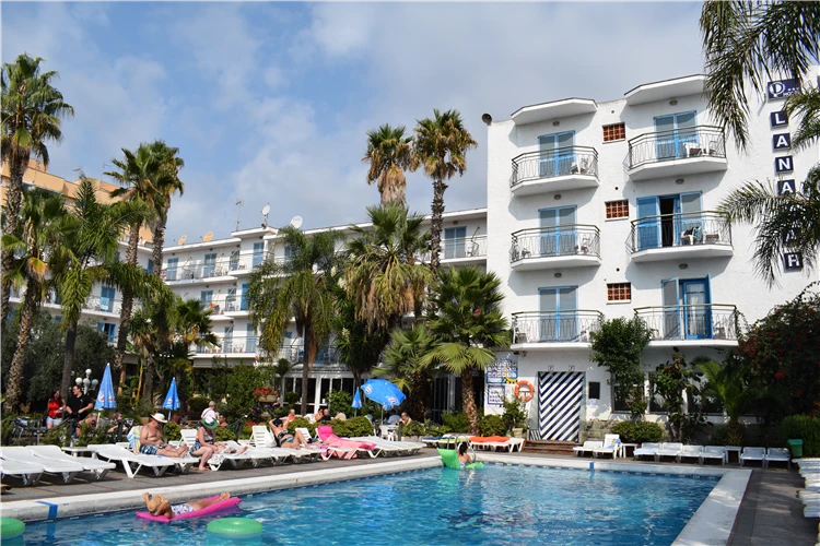 Hotel HTop Planamar – pohled na areál | Malgrat de Mar / HTop Hotel Planamar