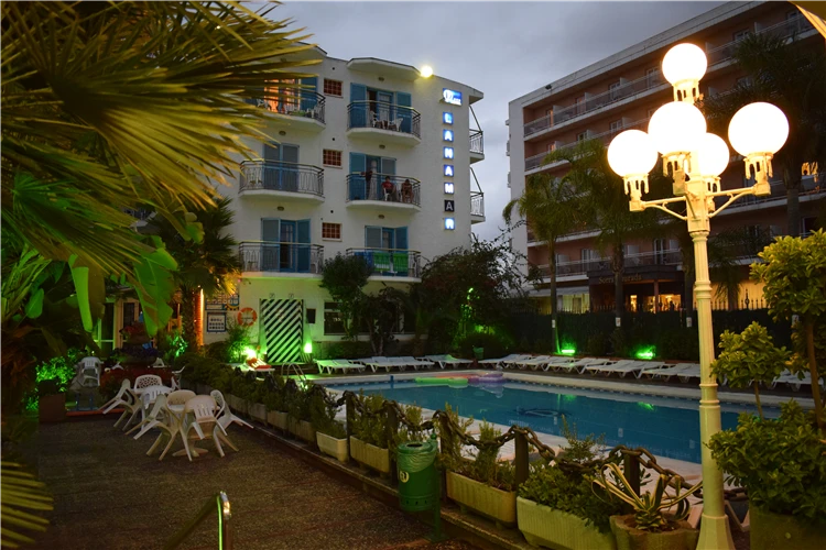 Detail areálu hotelu HTop Planamar | Malgrat de Mar / HTop Hotel Planamar