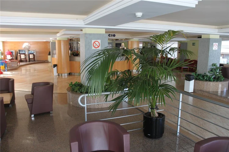 Recepce Hotel Riviera v Santa Susanně | Santa Susanna / Hotel Riviera