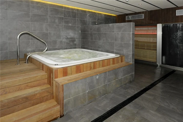 Vířivka v Hotel Riviera Santa Susanna | Santa Susanna / Hotel Riviera