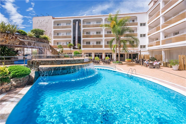 Budova hotelu Sumus Monteplaya pohled zvenčí | Malgrat de Mar / Hotel Sumus Monteplaya