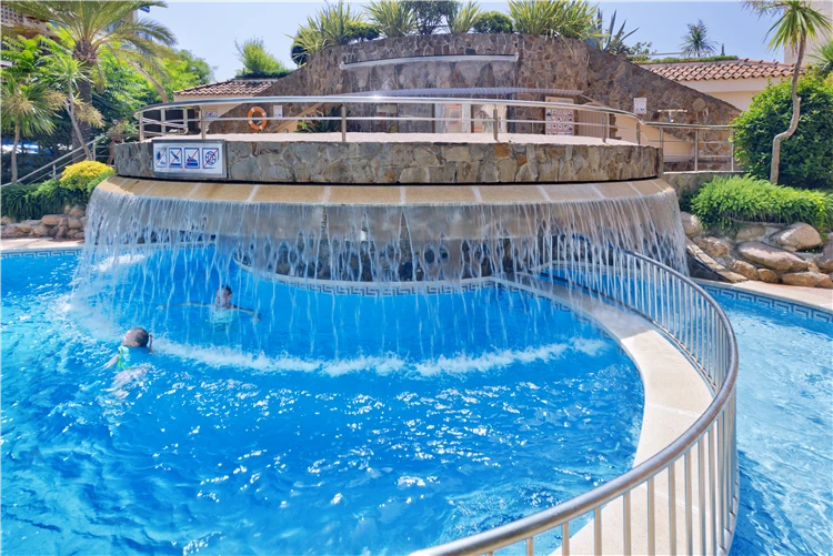 Venkovní prostory hotelu Sumus Monteplaya | Malgrat de Mar / Hotel Sumus Monteplaya