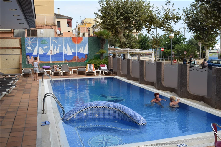 Venkovní prostory hotelu Checkin Garbí | Calella / Hotel Checkin Garbí
