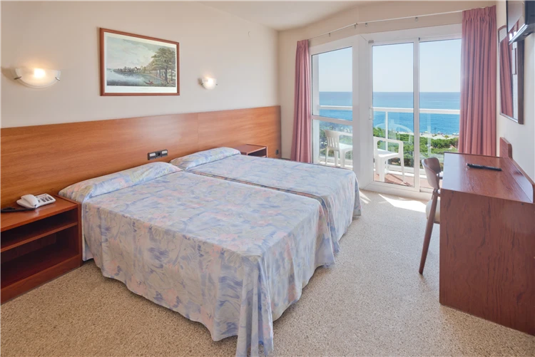 Areál hotelu Alegria Cartago Nova s bazénem | Malgrat de Mar / Hotel Alegria Cartago Nova