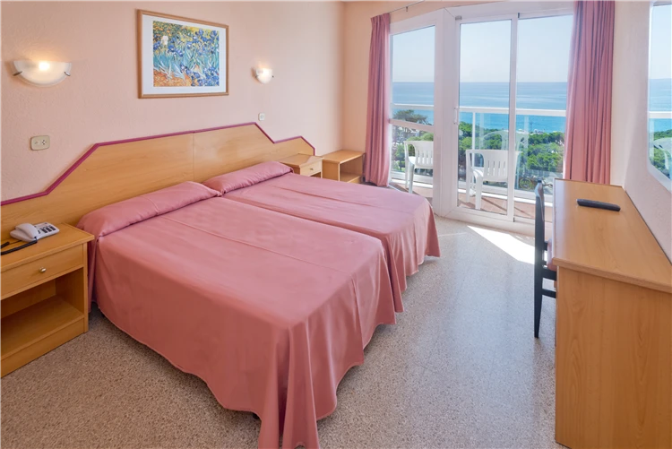 Relaxační zóna u bazénu hotelu Alegria Cartago Nova | Malgrat de Mar / Hotel Alegria Cartago Nova