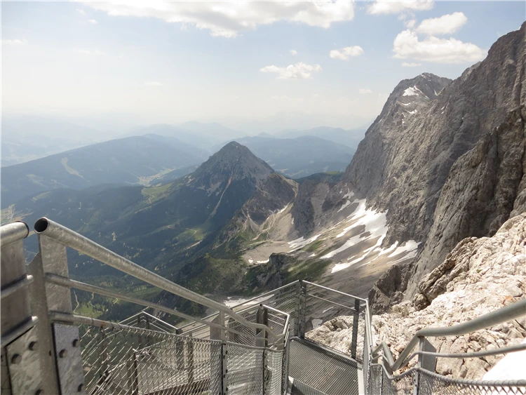 Pohled na rakouské Alpy během zájezdu | Ledovec Dachstein - pohodová letní turistika