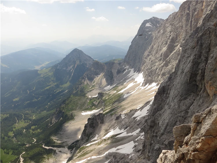Letní turistika v horách Salzkammergut u Dachsteinu | Ledovec Dachstein - pohodová letní turistika