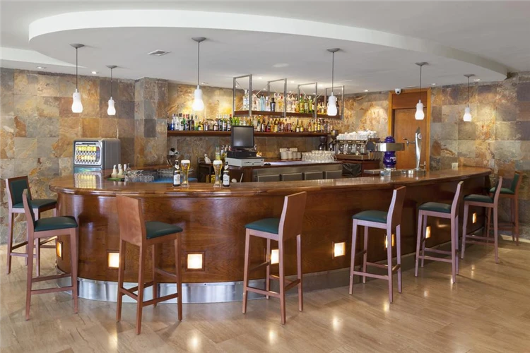 Posezení u baru v hotelu Dwo Sirius | Santa Susanna / Hotel Dwo Sirius