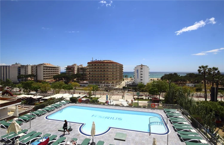 Venkovní bazén hotelu Dwo Sirius v Santa Susanně | Santa Susanna / Hotel Dwo Sirius
