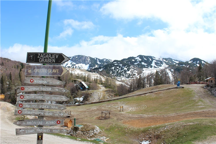 Turistická stezka v slovinských horách | Slovinsko křížem krážem