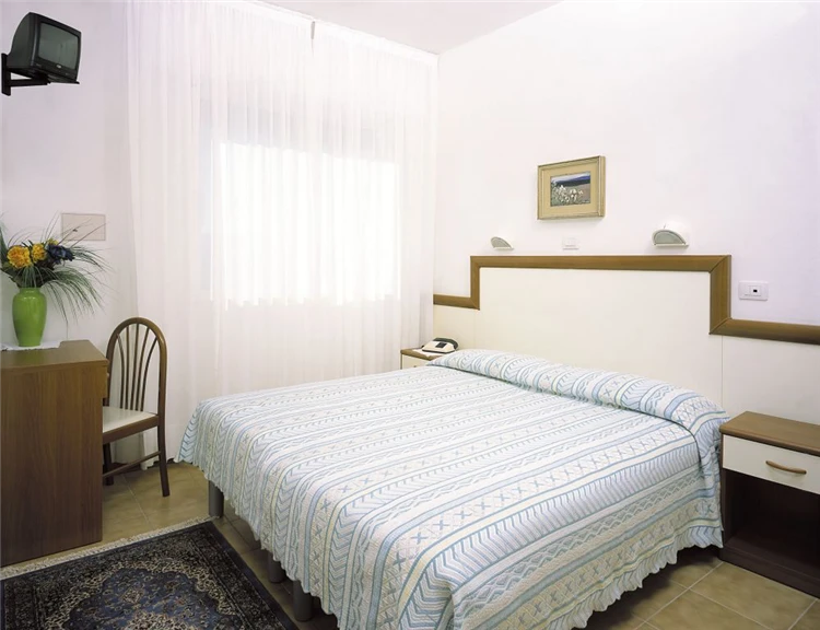 Hotel Bolivar v Lido di Jesolo – pohled na budovu hotelu | Lido di Jesolo / Hotel Bolivar