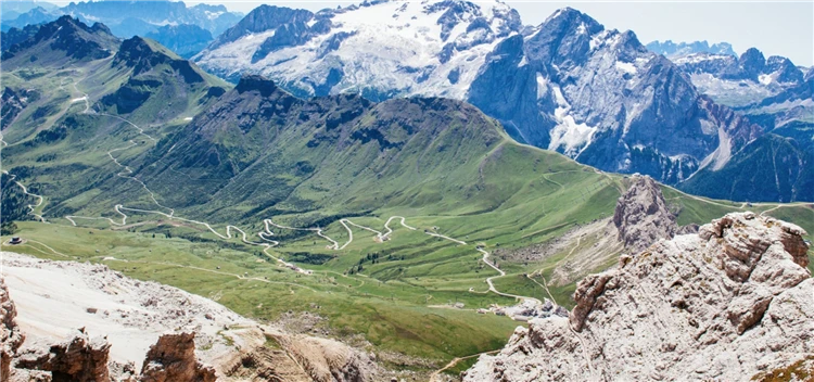 Horská scenérie Jižního Tyrolska s alpskou přírodou | Dolomity a jižní Tyrolsko - dobrodružství v srdci přírody