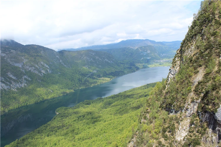 Turistická trasa Slovinskem – pohled na přírodu a hory | Slovinsko - krajem ledovcových jezer až k rozpálenému Jadranu