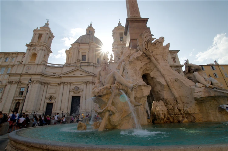 Piazza di Spagna se Španělskými schody v Římě | Všechny tváře Říma s odpočinkem v lázních