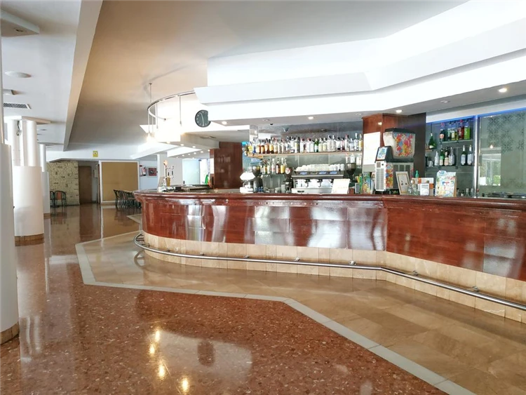 Bar hotelu Gran Don Juan Resort s obsluhou | Lloret de Mar / Hotel Gran Don Juan Resort