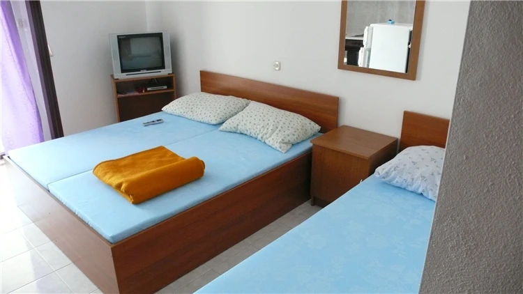 Pokoj v apartmánu Dalmatina v Tučepi | Tučepi / Apartmánový dům Dalmatina